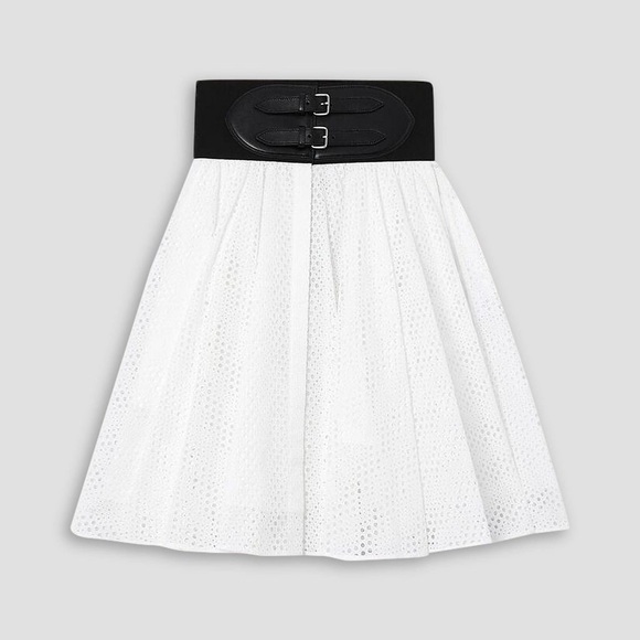 ALAÏA
Laser-cut leather-trimmed broderie anglaise cotton mini skirt - Picture 2 of 11